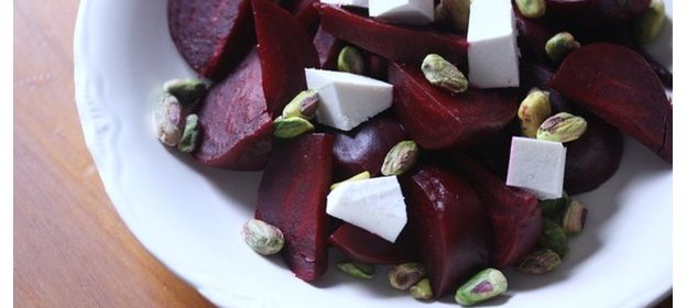 Салат со свеклой и рикоттой