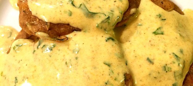 Оладьи из нутовой муки с цуккини