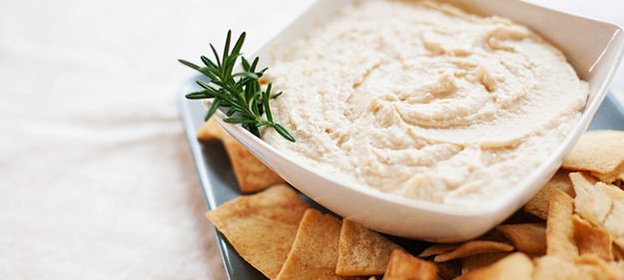 Соус из белой фасоли с розмарином и шалфеем