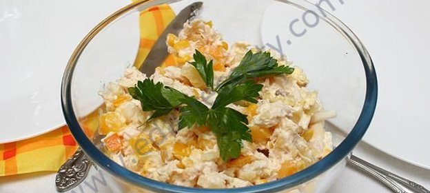 салат из пекинской капусты с курицей и ананасом