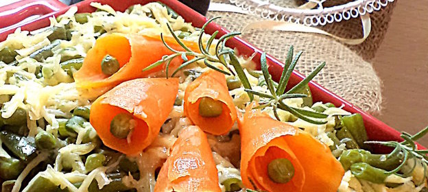 Лосось запеченный с цветами из моркови, под шубой из овощей. С Новым Годом, Леночка (кыш)!