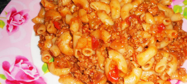 Макароны с фаршем и овощами