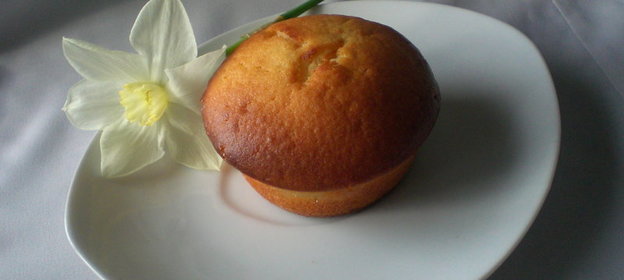 Йогуртовые кексы с творожной начинкой