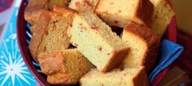 Кукурузный хлеб с перцем чили