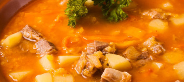 Салат из макарон с соленой рыбой