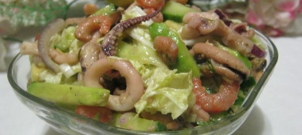 Салат с морепродуктами Шторм