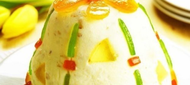 Пасха с миндалем и изюмом