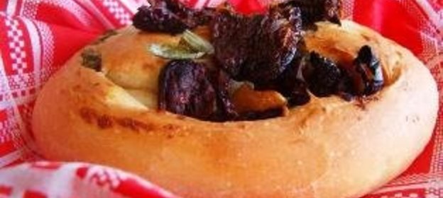 Хлеб с печёными помидорами,чесноком и базиликом