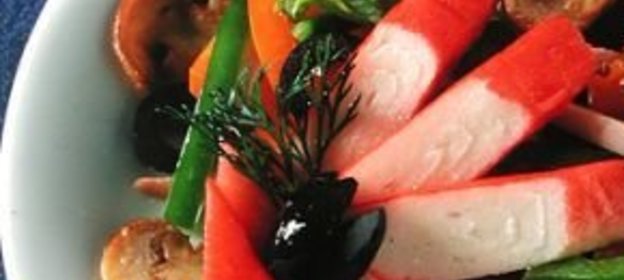 Салат из овощей с яйцами