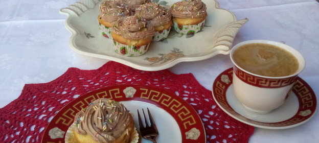 Яблочные мини -кексы с черноплодной рябиной для нашей именницы-манюши!