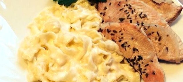Паста в сливочном соусе c индейкой