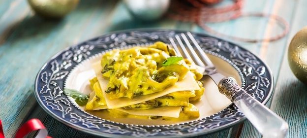 Курица фаршированная помидорами