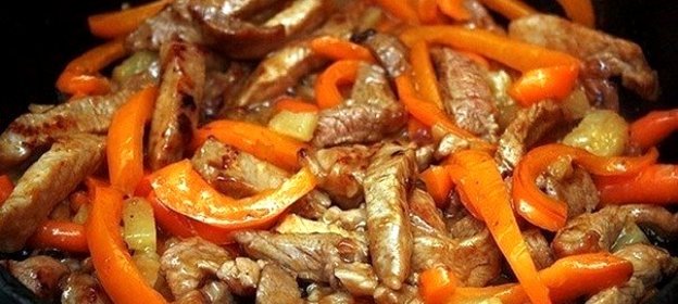 Жареная свинина с овощами