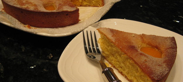 Кекс с персиками