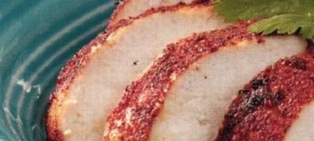 Говядина, шпигованная чесноком, тушенная в вине