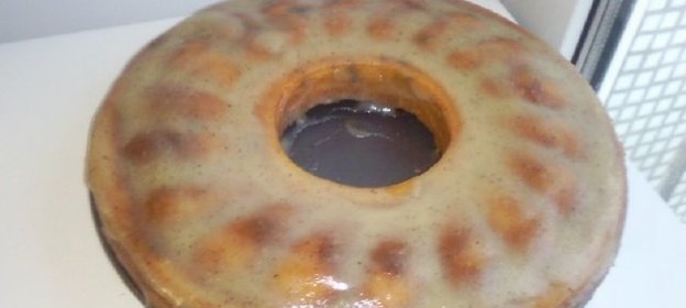 овсяно-сливочный кекс с изюмом, курагой и в яблочно-ванильной глазури