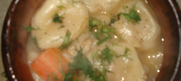 Пельмени в бульоне
