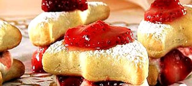 Песочное печенье с клубникой