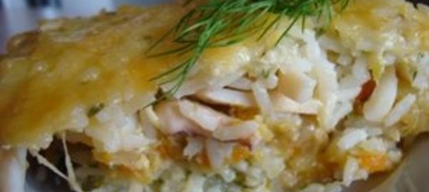 Запеканка с рыбой, кальмарами , овощами и рисом