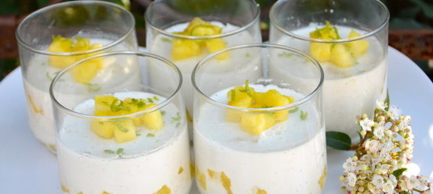 Кокосовый десерт с ананасом