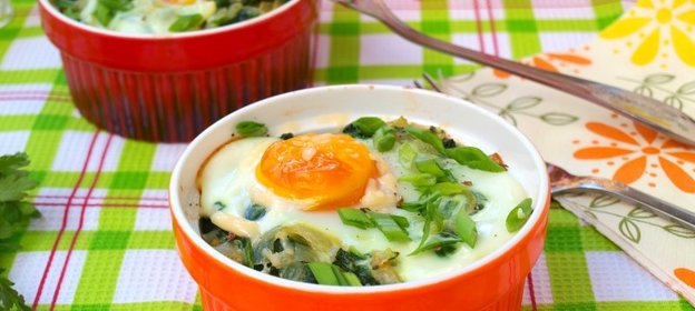Рисовая запеканка со шпинатом и яйцом