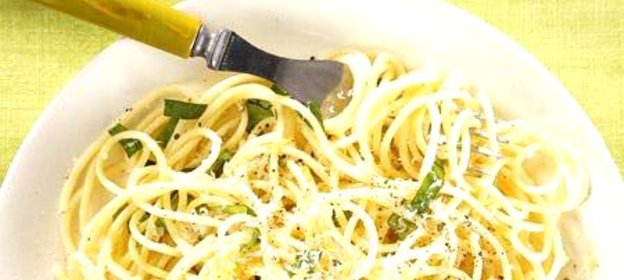 Спагетти с чесноком и чили