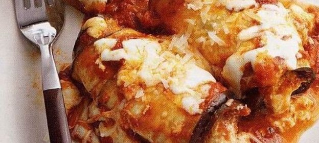 Салат из свежих помидоров с майонезом и брынзой