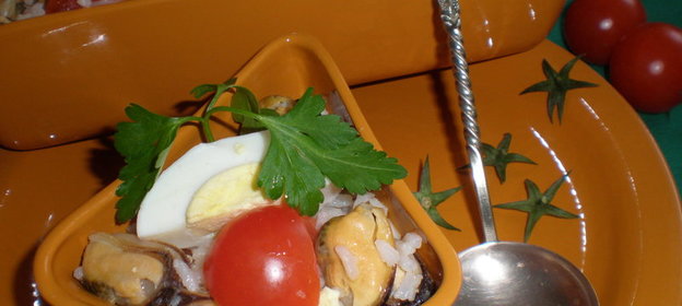 Салат из мидий с рисом