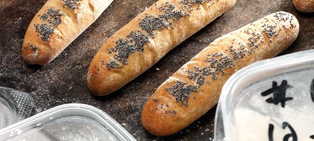 Багеты с картофельными хлопьями и маком