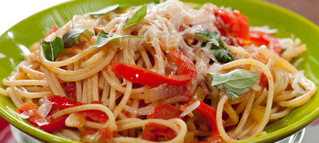 Спагетти с болгарским перцем и луком