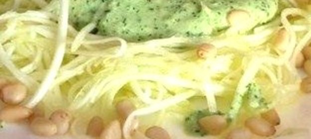 Сыроедческая паста с цукини и соусом из кешью