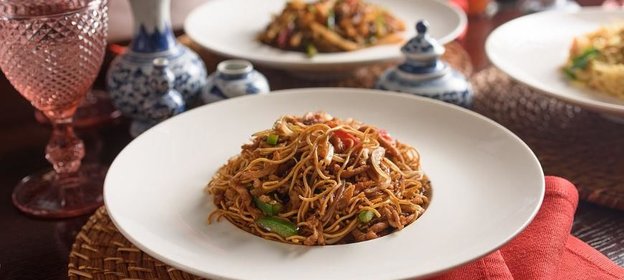 Яичная лапша с курицей