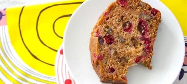 Грушевый хлеб с орехами и клюквой