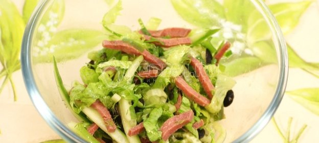 Салат из листьев салата