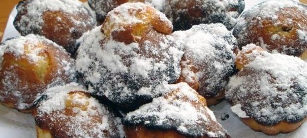 Кексы с изюмом в формочках