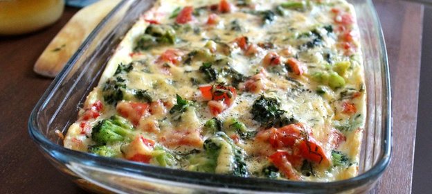Запеканка с брокколи и помидорами