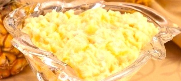 Салат с ананасом и сыром