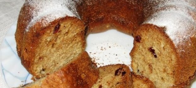 Пряный кекс с вяленой клюквой