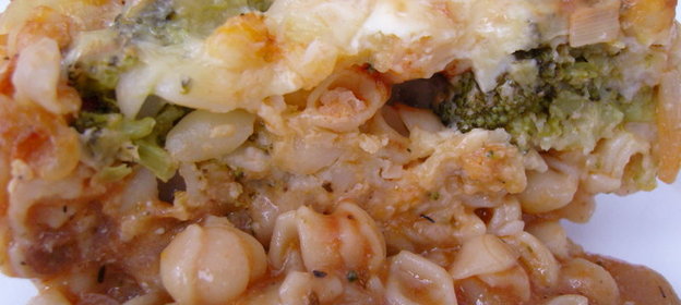 Лазанья из макарон с брокколи и мясом