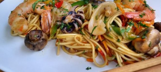 Лапша сомен с морепродуктами