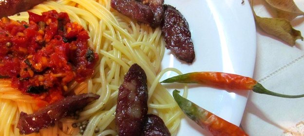 Спагетти с колбасками