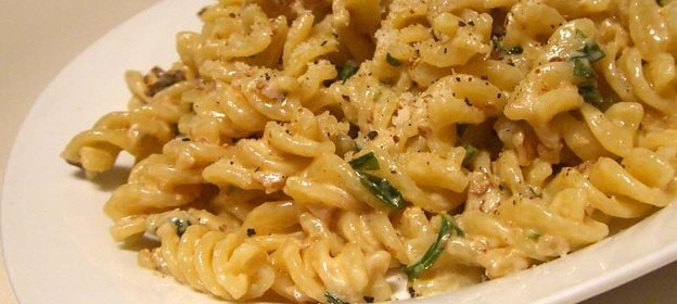 паста со сливочным соусом с грецкими орехами