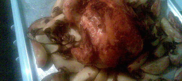 Курица запеченая в остром соусе с картошкой