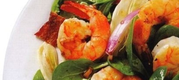 Салат из шпината с креветками