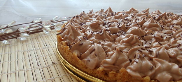 Пирог с вишнёвым желе под сливочно-шоколадным облаком (без выпечки)