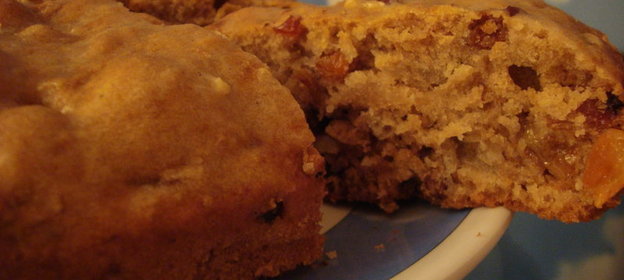 КЕКС С ИЗЮМОМ И ОРЕХАМИ (постный)