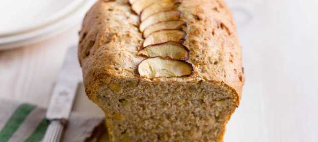 Яблочный кекс с фундуком