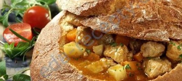 Чешский суп гуляш в хлебе