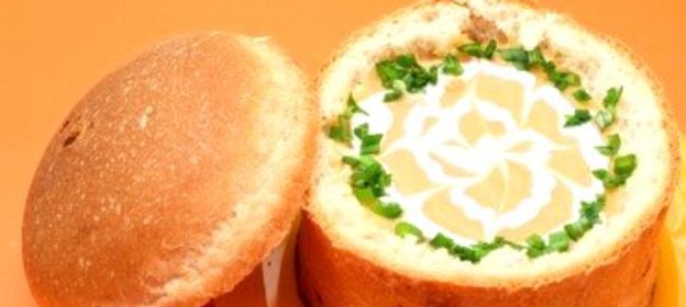Гороховый суп в хлебе