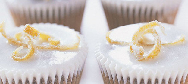 Каштановые кексики в лимонной глазури